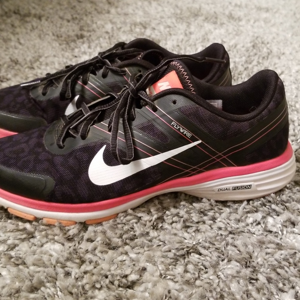 Nike Dual Fusion with Leopard print, size 8.5